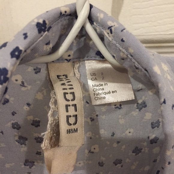 H&M blue floral patterned blouse USA size 2 - Picture 4 of 8
